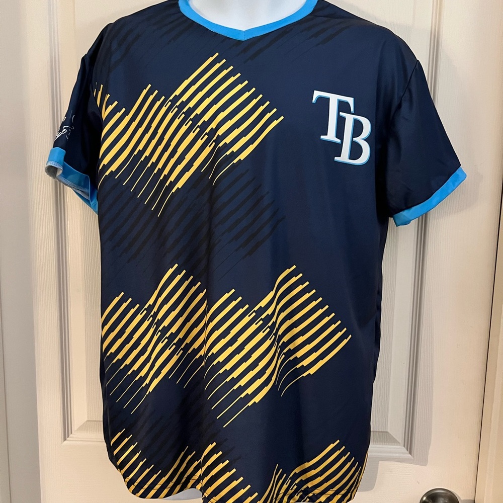 Tampa Bay Navy and Yellow Graphic T-Shirt-Men XL- New-Great for summer